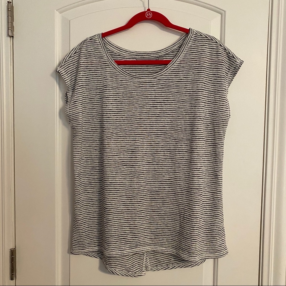Athleta T-Shirt